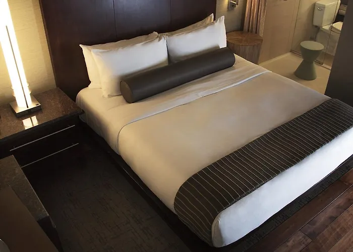 Eurostars Magnificent Mile Hotel 4*